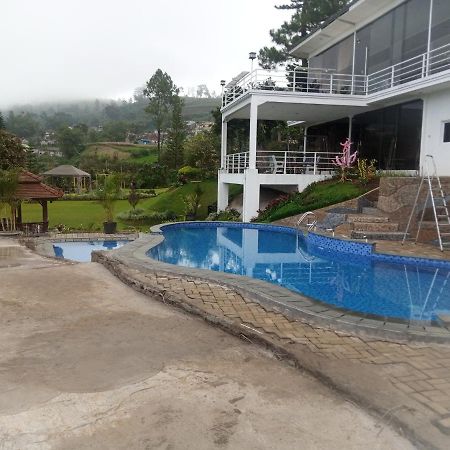 Villa Kaca 88 Cianjur Extérieur photo