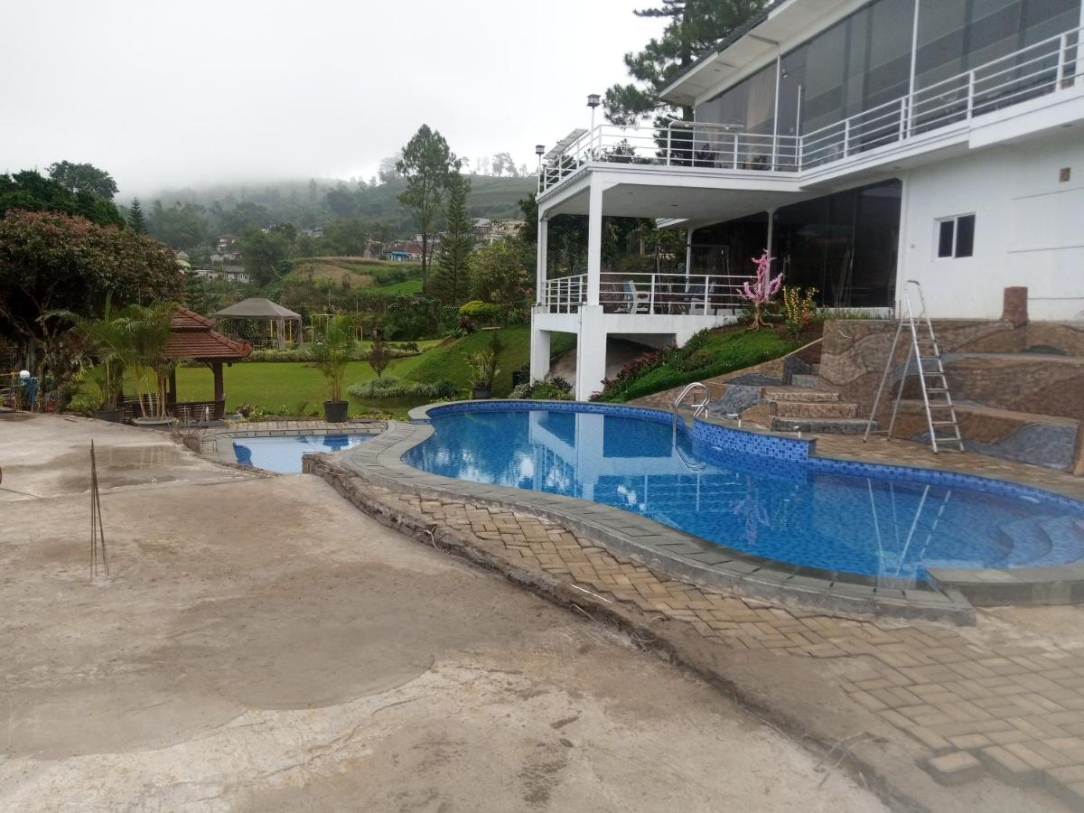 Villa Kaca 88 Cianjur Extérieur photo