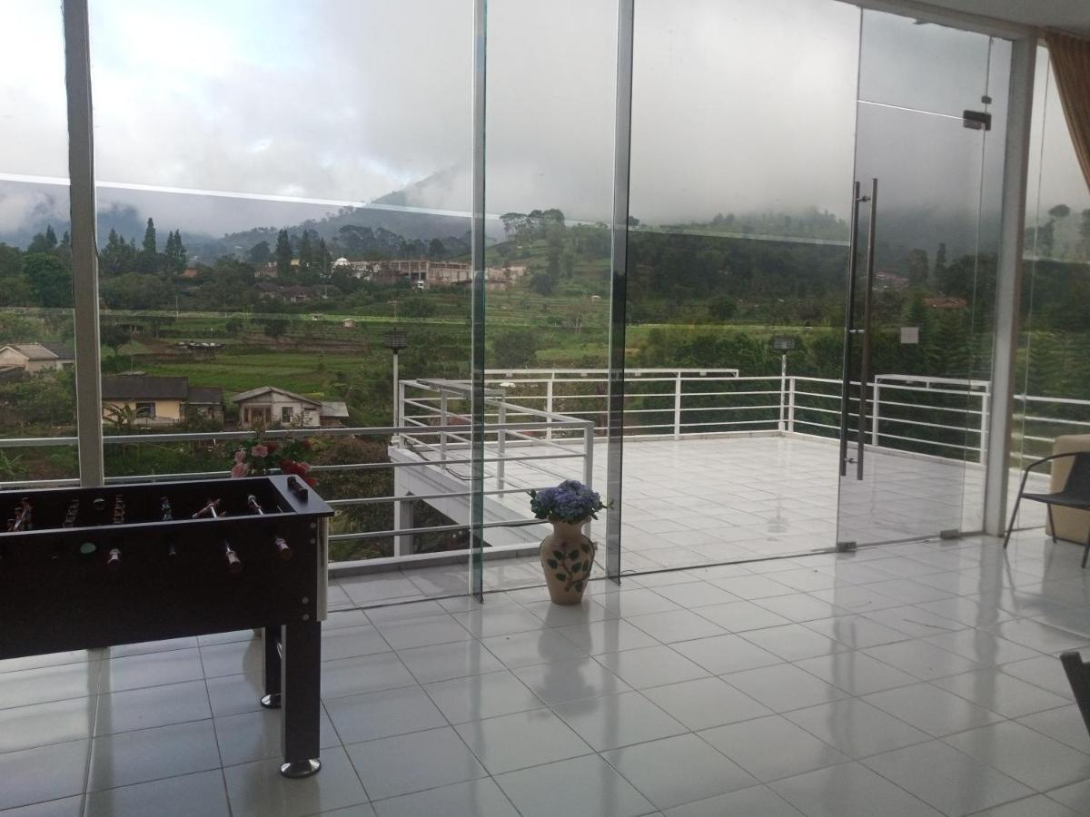 Villa Kaca 88 Cianjur Extérieur photo