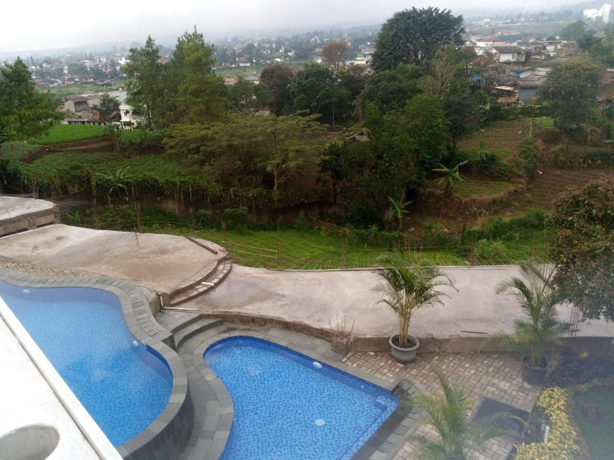 Villa Kaca 88 Cianjur Extérieur photo