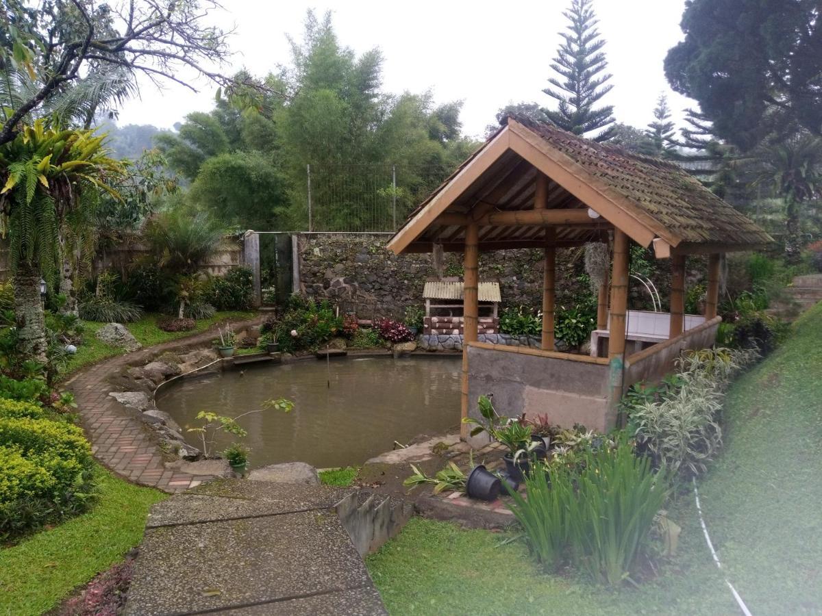 Villa Kaca 88 Cianjur Extérieur photo