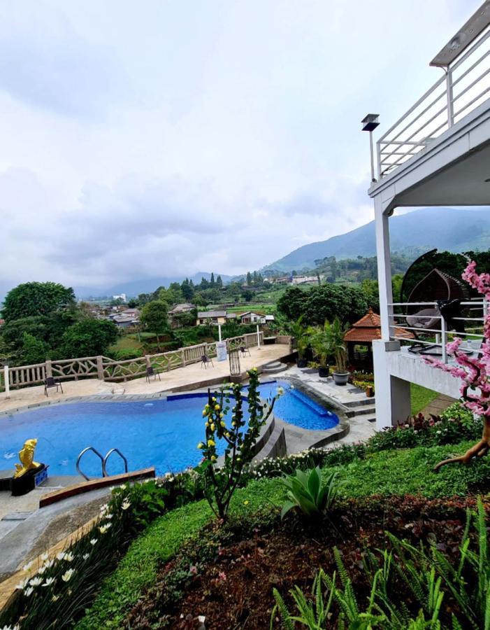 Villa Kaca 88 Cianjur Extérieur photo